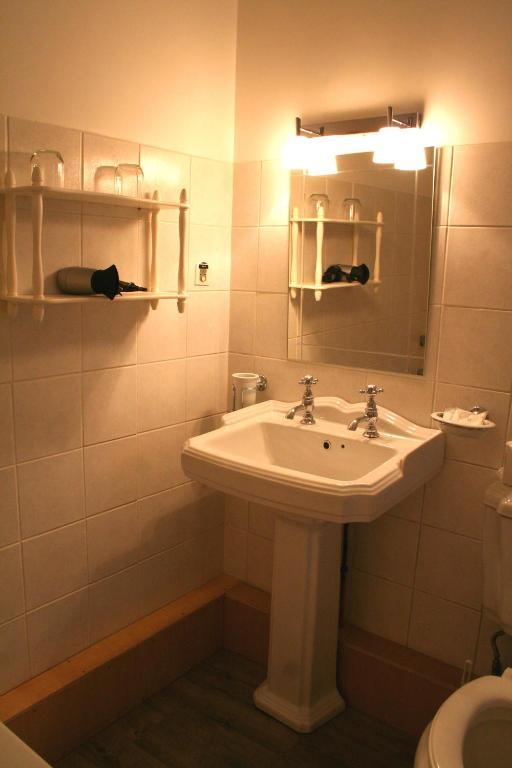Hotel Le Home Beaune  Bilik gambar